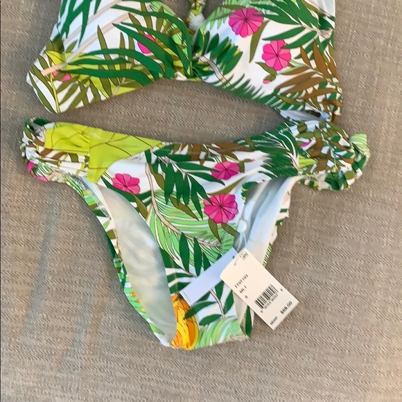NWT Trina Turk It's Bananas Twist Front Bikini Top - Picture 6 of 12